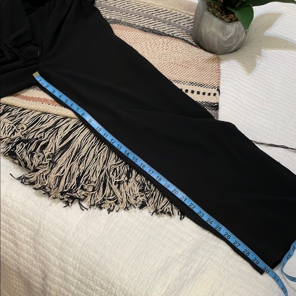 🖤NWT🖤 Flowy V-neck & Wide leg Black Jumpsuit - Picture 9 of 10